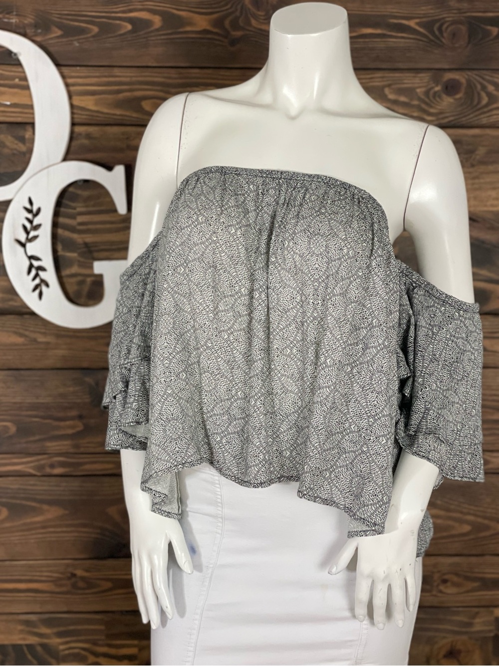 Dainty Hooligan | Coral Reef Off-Shoulder Ruffle‎ Tiered Layered High Low Blouse